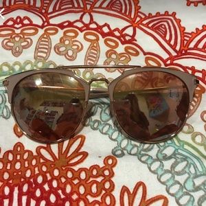 sunglasses with pink detailing